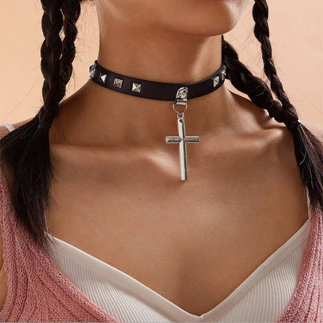 Sexy Heart Rivets Black Goth Punk Chokers Gothic Choker Cross Pendant  Necklace For Women Hip Hop